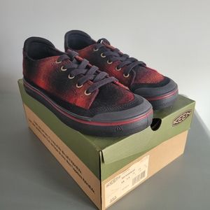 Keen Women's Red and Black Sneakers